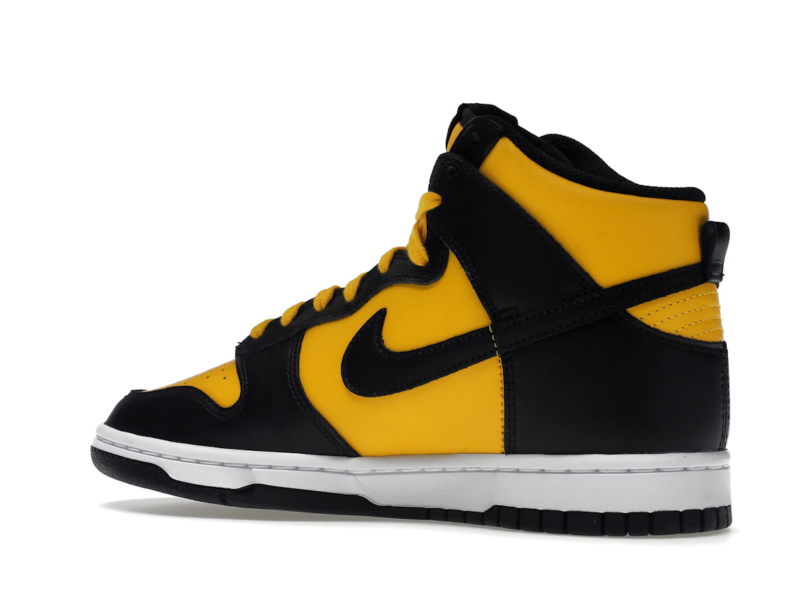 Vue 22 de Nike Dunk High Retro Reverse Goldenrod