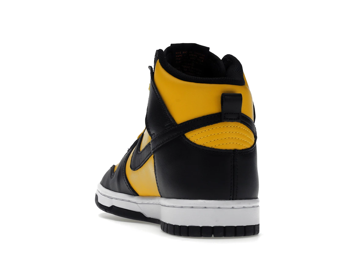 Vue 26 de Nike Dunk High Retro Reverse Goldenrod