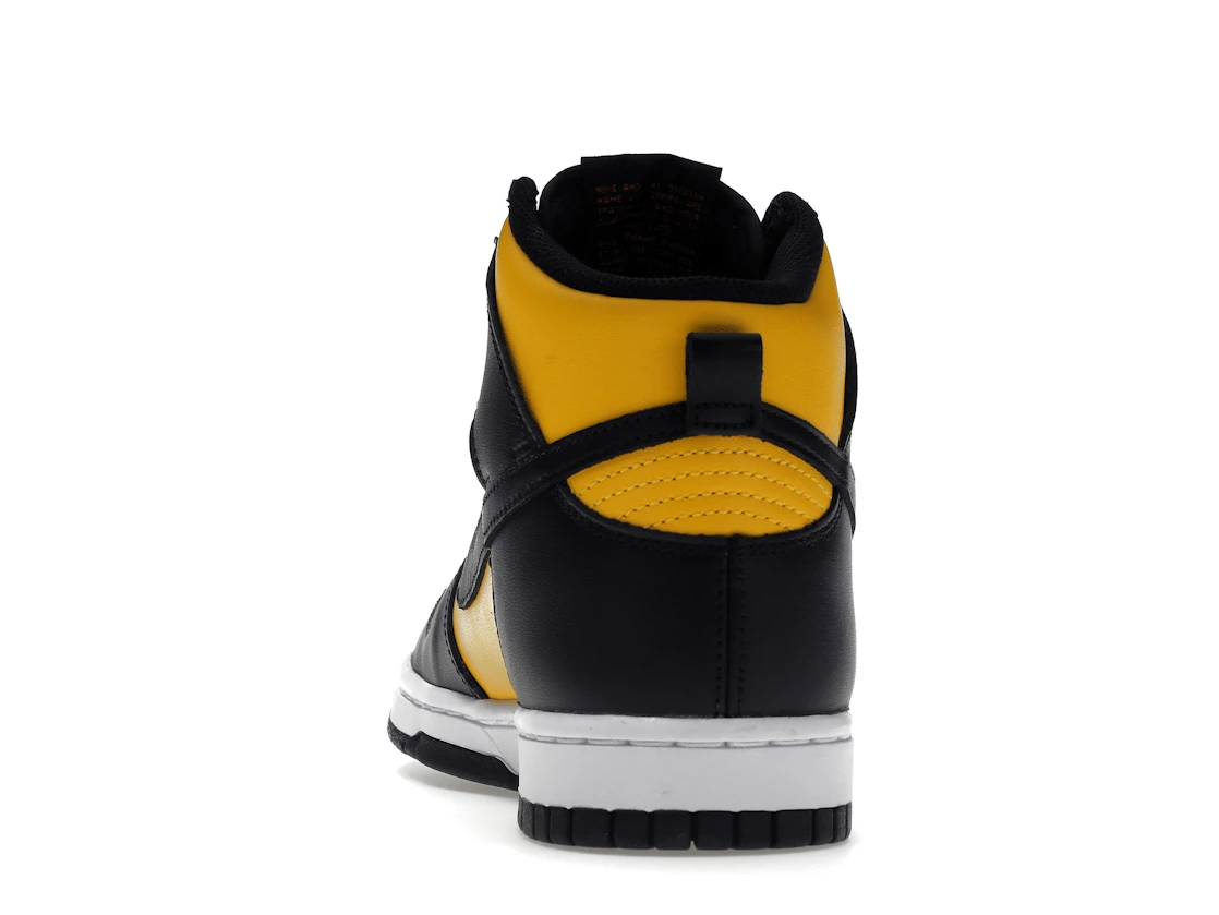 Vue 27 de Nike Dunk High Retro Reverse Goldenrod