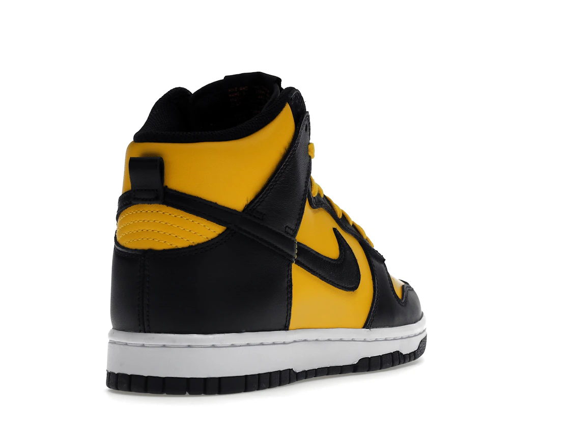 Vue 31 de Nike Dunk High Retro Reverse Goldenrod