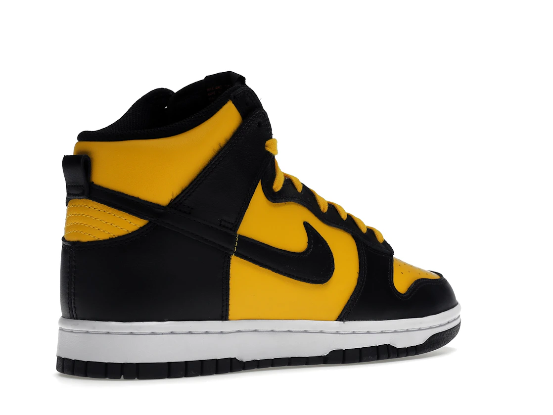 Vue 33 de Nike Dunk High Retro Reverse Goldenrod