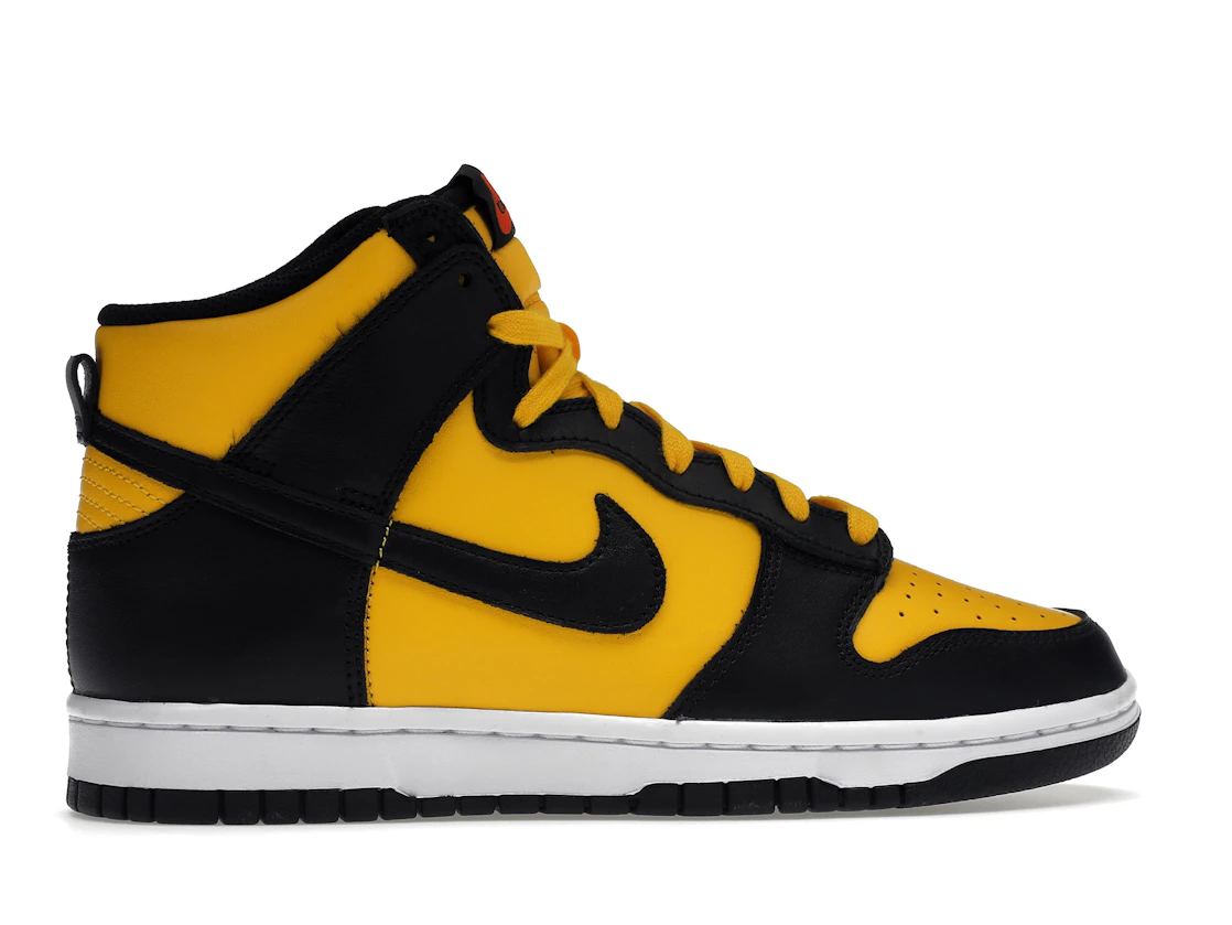 Vue 36 de Nike Dunk High Retro Reverse Goldenrod