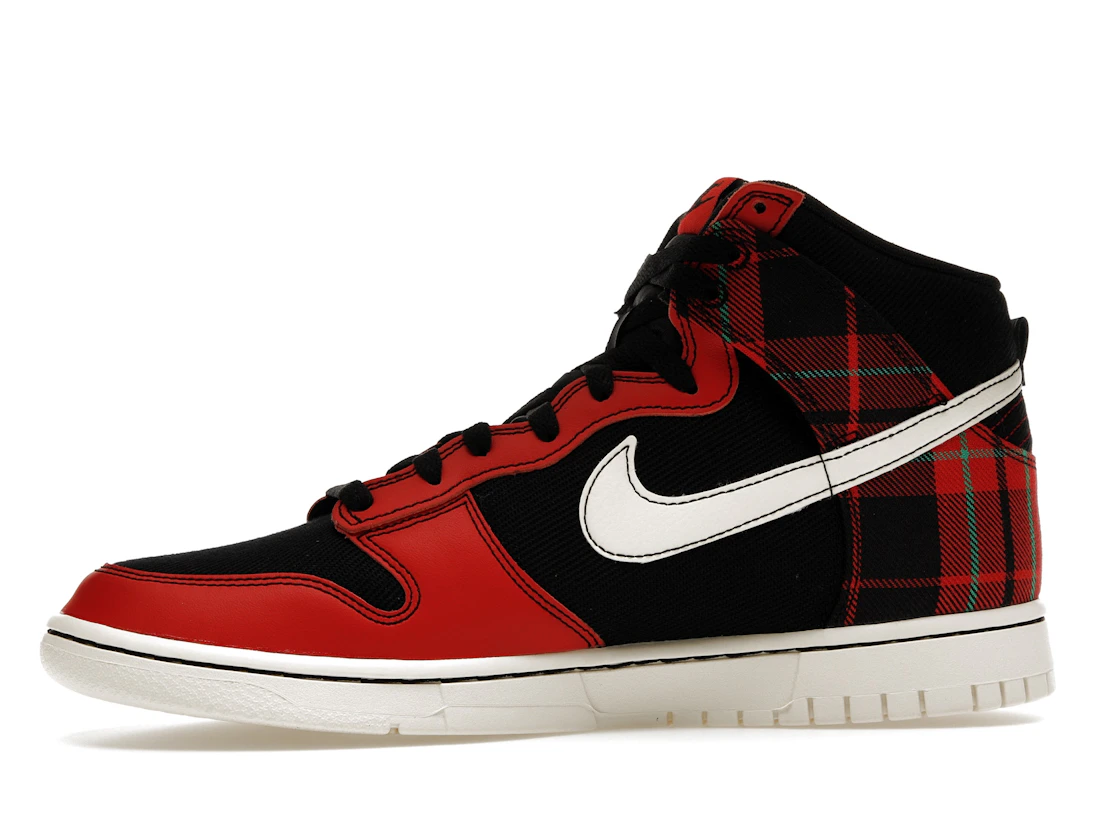 Vue 18 de Nike Dunk High SE Tartan Plaid Black University Red