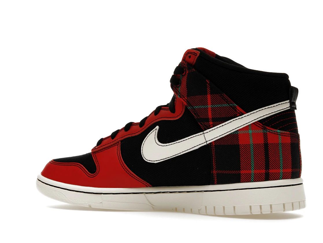 Vue 22 de Nike Dunk High SE Tartan Plaid Black University Red