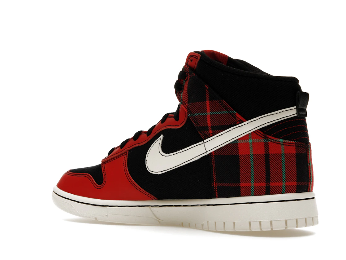 Vue 23 de Nike Dunk High SE Tartan Plaid Black University Red