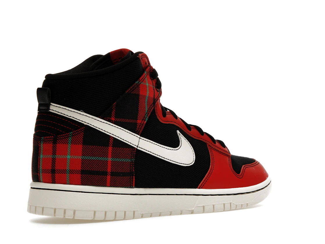 Vue 33 de Nike Dunk High SE Tartan Plaid Black University Red