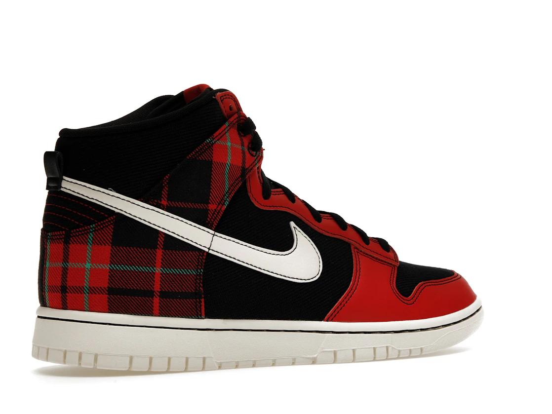 Vue 34 de Nike Dunk High SE Tartan Plaid Black University Red