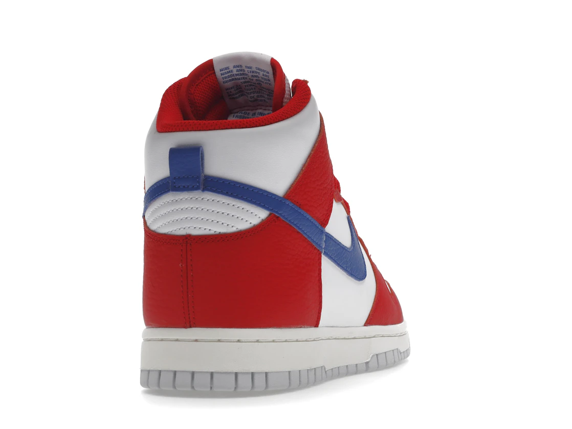 Vue 30 de Nike Dunk High 4th of July (2022)