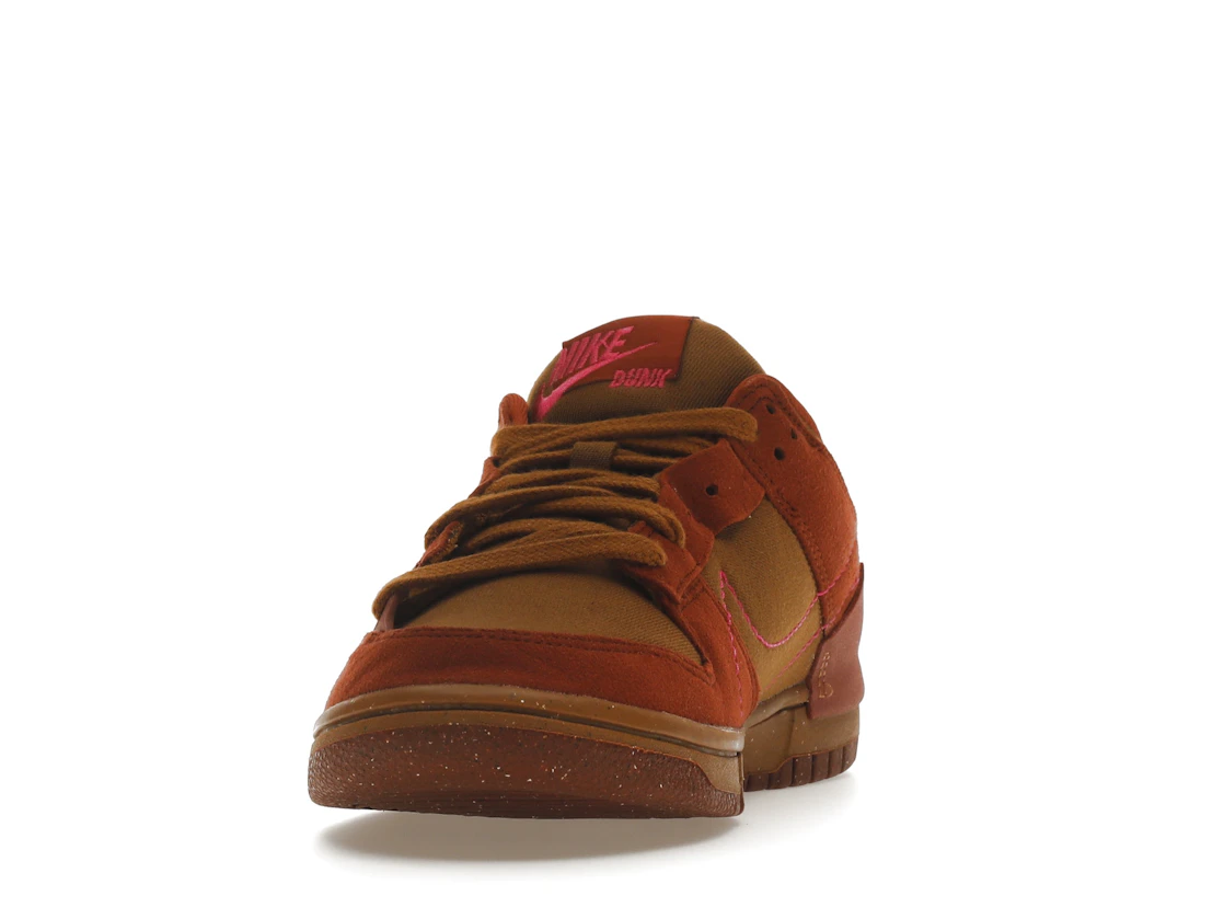Vue 12 de Nike Dunk Low Disrupt 2 Desert Bronze Pink Prime 