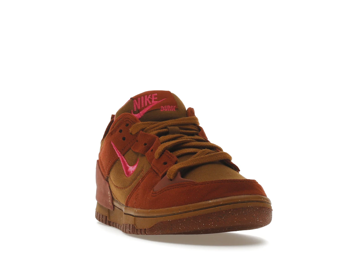 Vue 8 de Nike Dunk Low Disrupt 2 Desert Bronze Pink Prime 