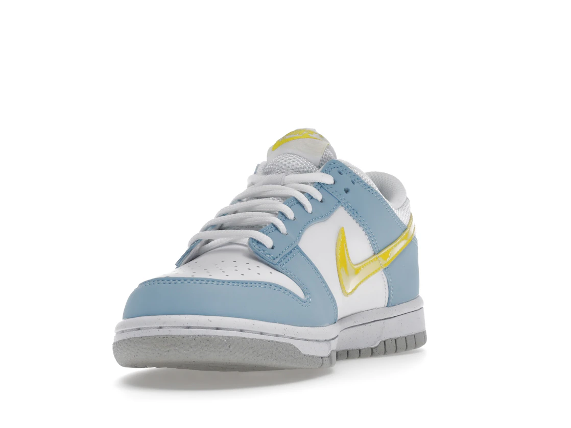 Vue 13 de Nike Dunk Low Next Nature Homer Simpson (GS)