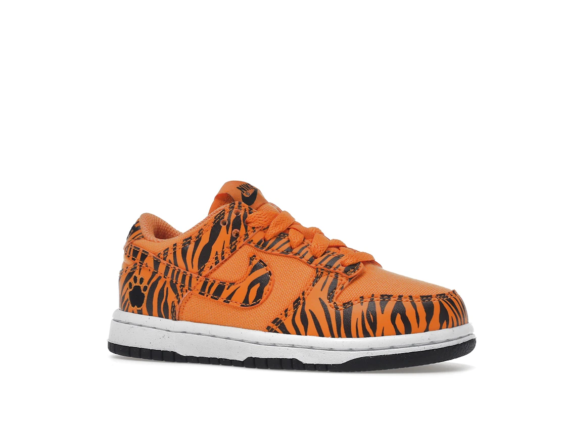 Vue 4 de Nike Dunk Low Next Nature Tiger Stripes (PS)