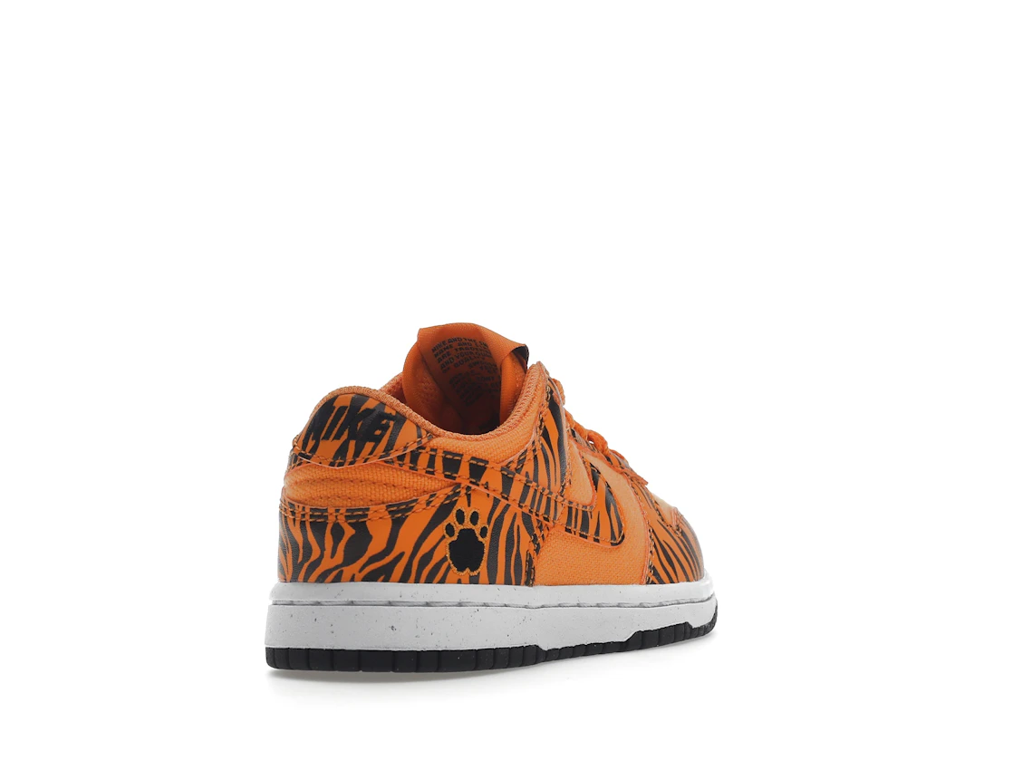 Vue 31 de Nike Dunk Low Next Nature Tiger Stripes (PS)