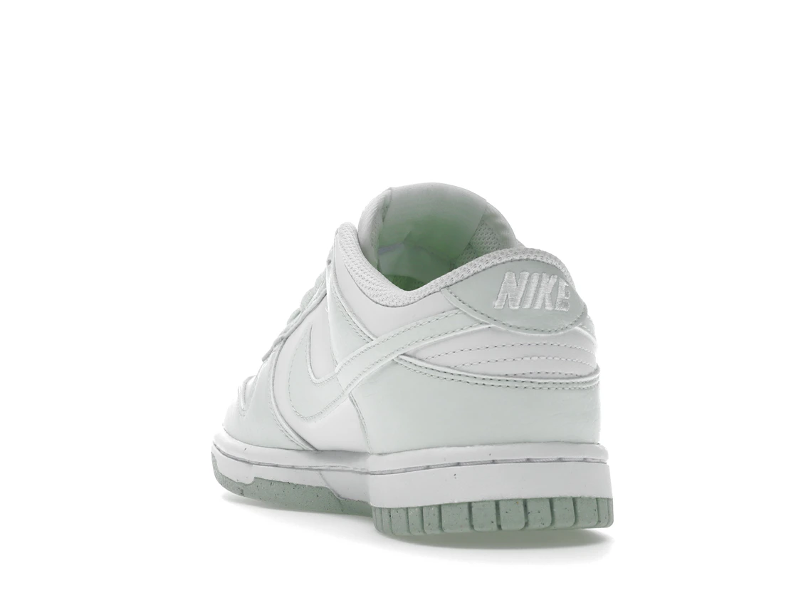 Vue 26 de Nike Dunk Low Next Nature White Mint 