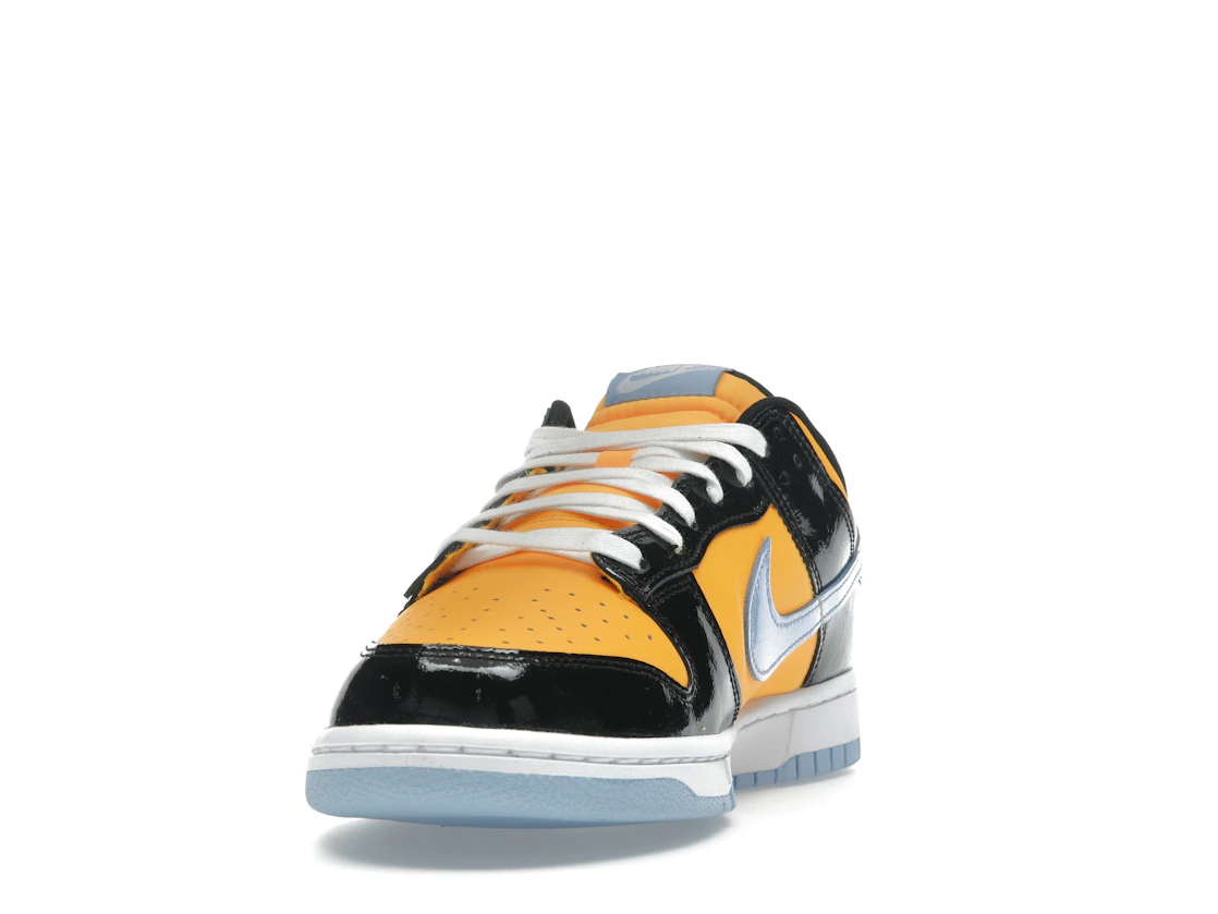 Vue 12 de Nike Dunk Low Retro SE Black Laser Orange