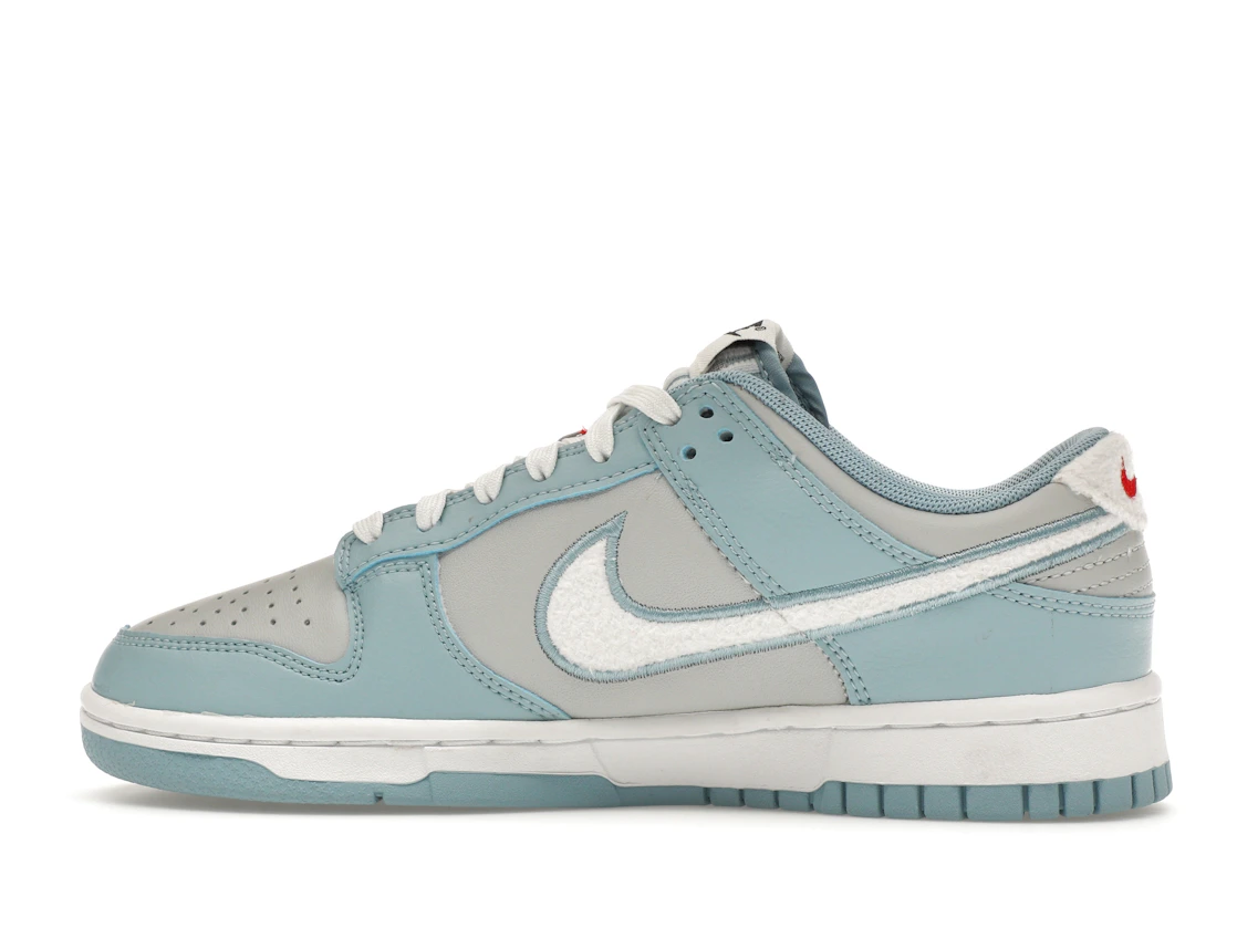 Vue 20 de Nike Dunk Low Retro Fleece Swoosh Worn Blue