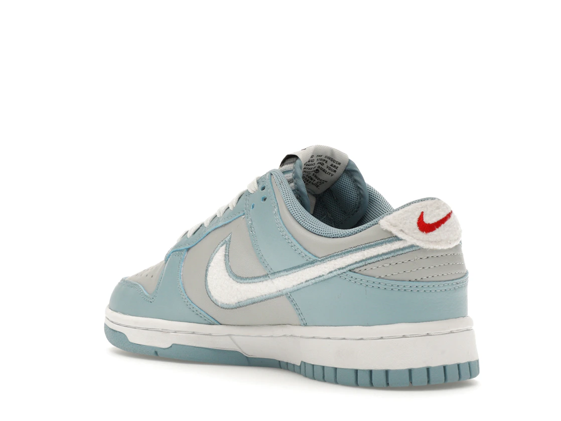 Vue 24 de Nike Dunk Low Retro Fleece Swoosh Worn Blue