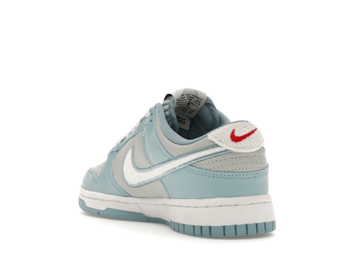 Vue 25 de Nike Dunk Low Retro Fleece Swoosh Worn Blue