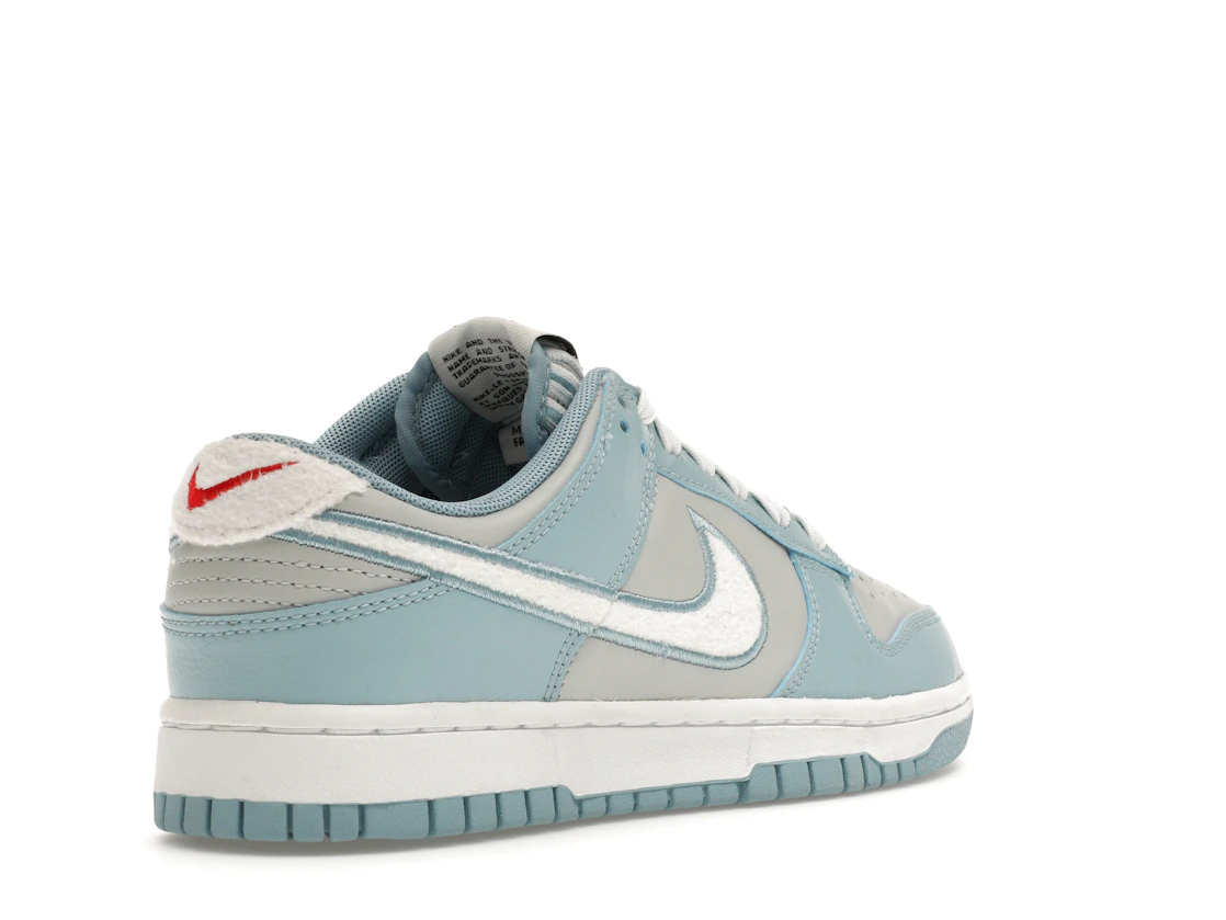 Vue 32 de Nike Dunk Low Retro Fleece Swoosh Worn Blue
