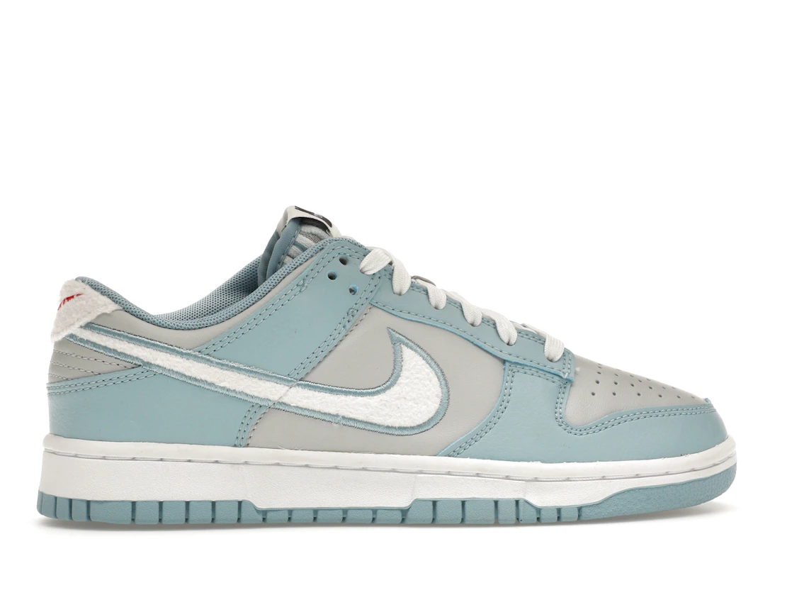 Vue 36 de Nike Dunk Low Retro Fleece Swoosh Worn Blue