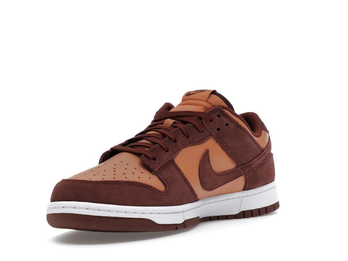 Vue 14 de Nike Dunk Low SE Amber Brown