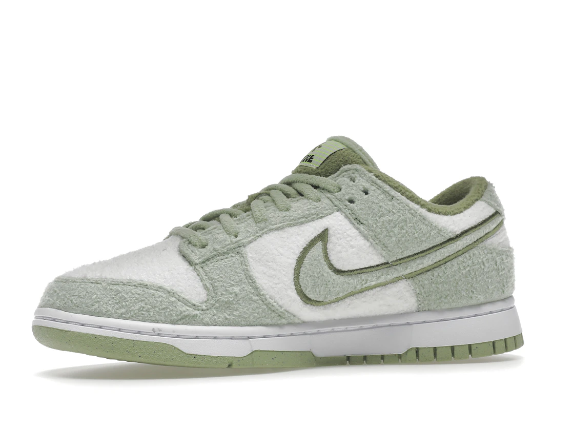Vue 17 de Nike Dunk Low SE Fleece Pack Honeydew 