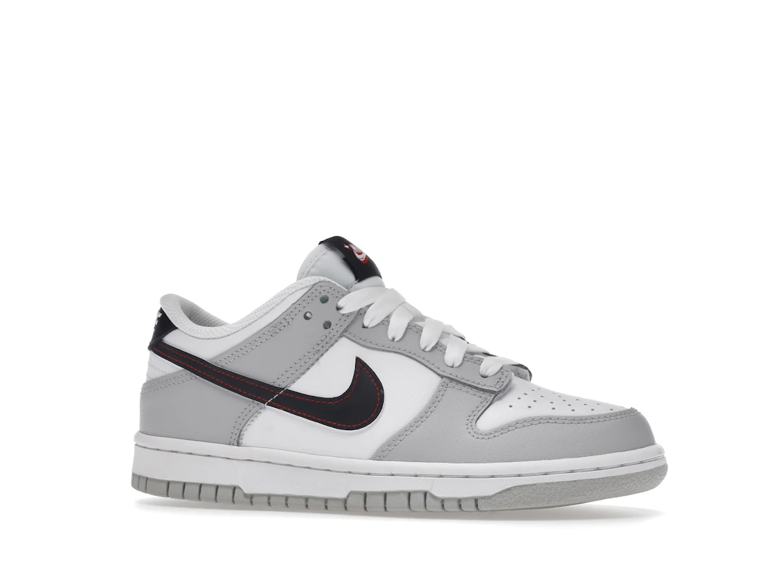 Vue 3 de Nike Dunk Low SE Jackpot (GS)