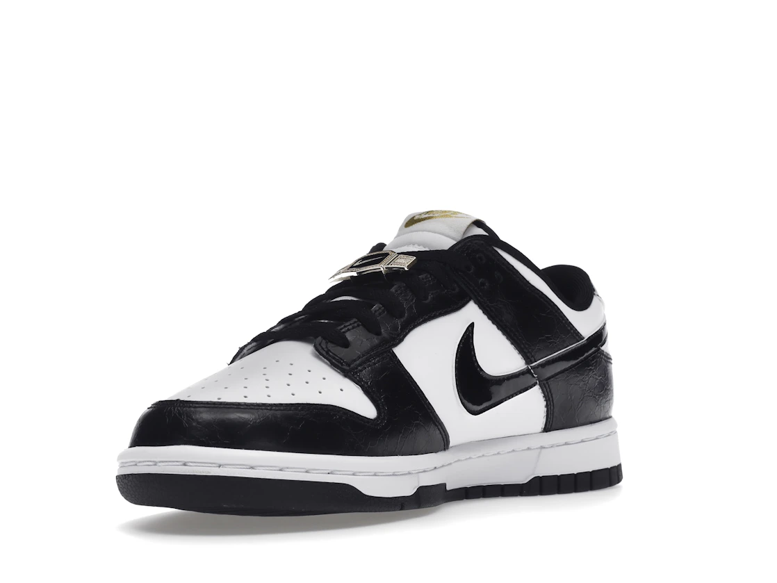 Vue 14 de Nike Dunk Low SE World Champs Black White