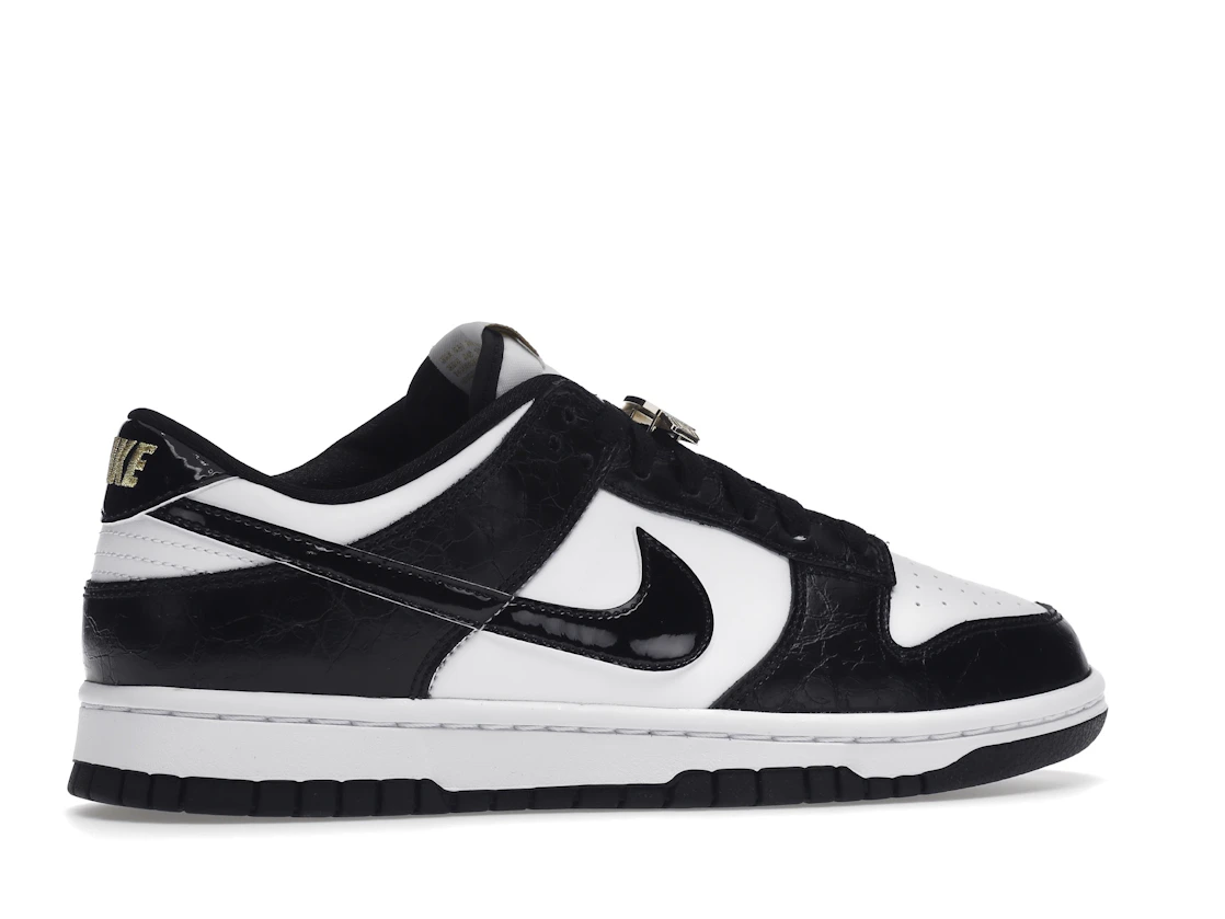Vue 35 de Nike Dunk Low SE World Champs Black White