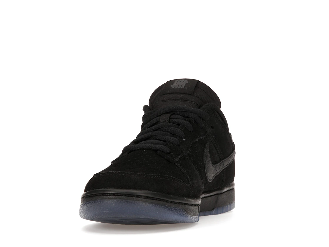 Vue 12 de Nike Dunk Low SP Undefeated 5 On It Black