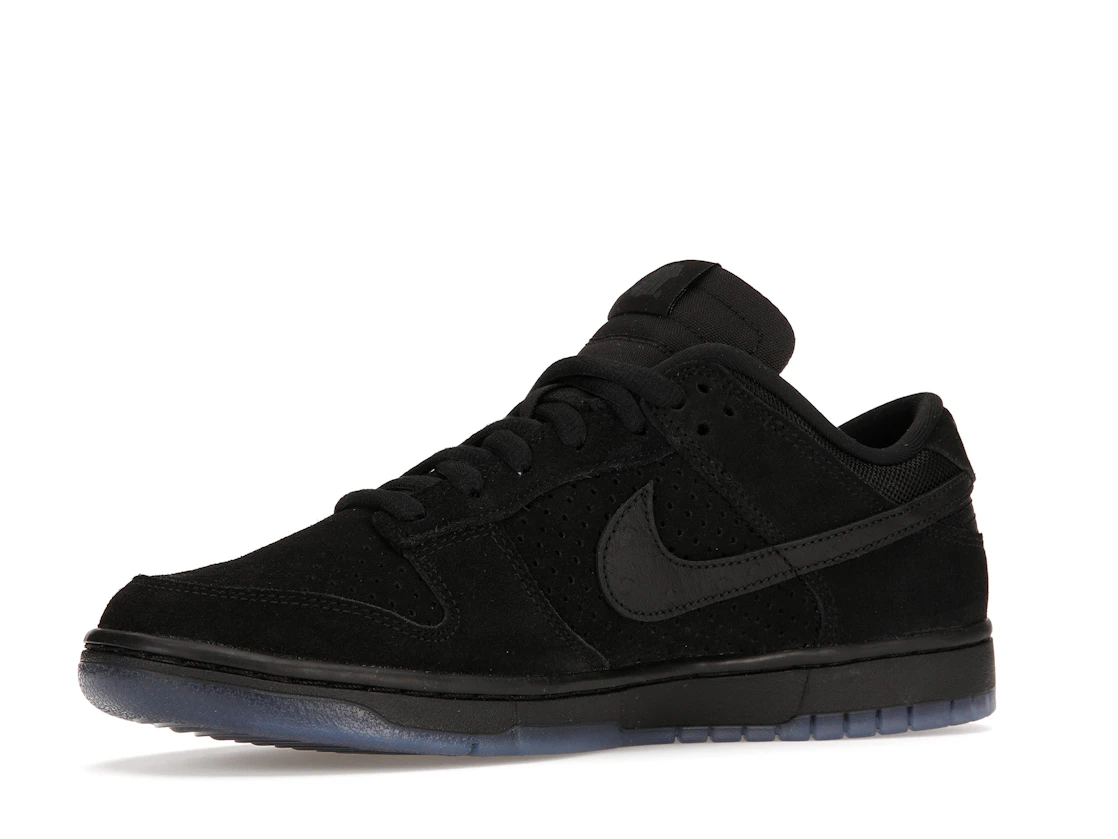 Vue 16 de Nike Dunk Low SP Undefeated 5 On It Black