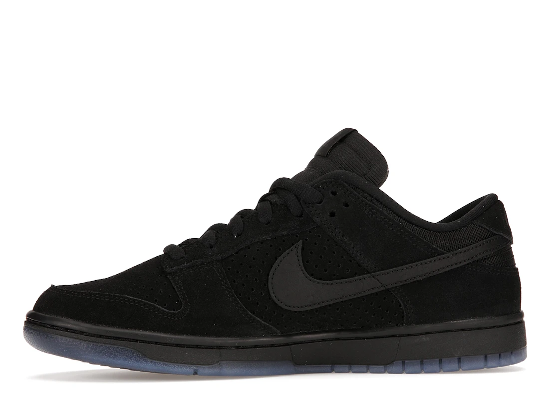 Vue 18 de Nike Dunk Low SP Undefeated 5 On It Black