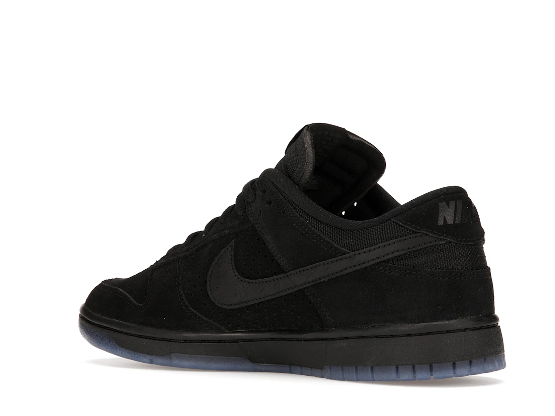 Vue 23 de Nike Dunk Low SP Undefeated 5 On It Black