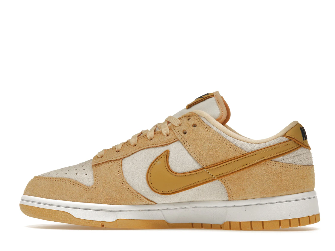 Vue 20 de Nike Dunk Low Celestial Gold Suede 