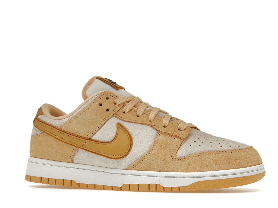 Vue 3 de Nike Dunk Low Celestial Gold Suede 
