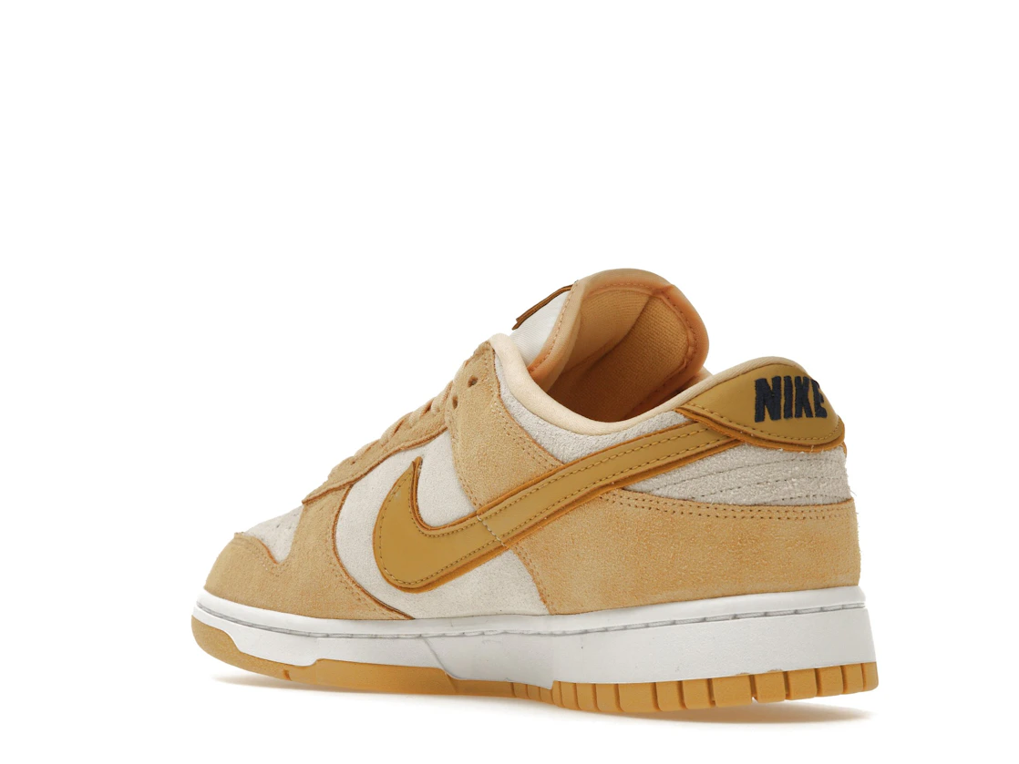 Vue 24 de Nike Dunk Low Celestial Gold Suede 
