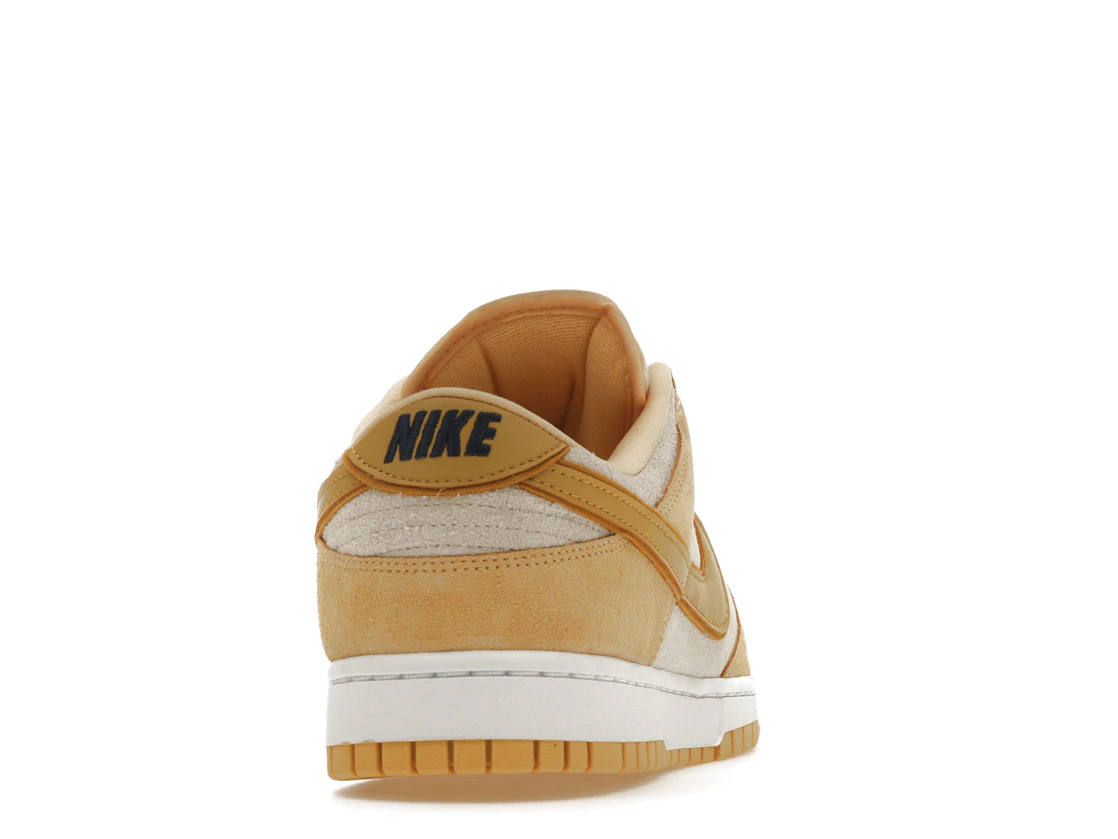 Vue 29 de Nike Dunk Low Celestial Gold Suede 