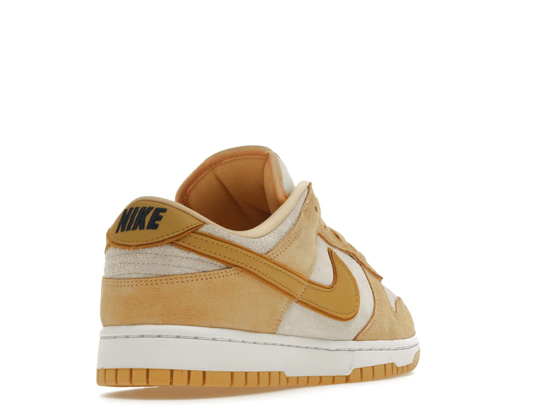 Vue 31 de Nike Dunk Low Celestial Gold Suede 
