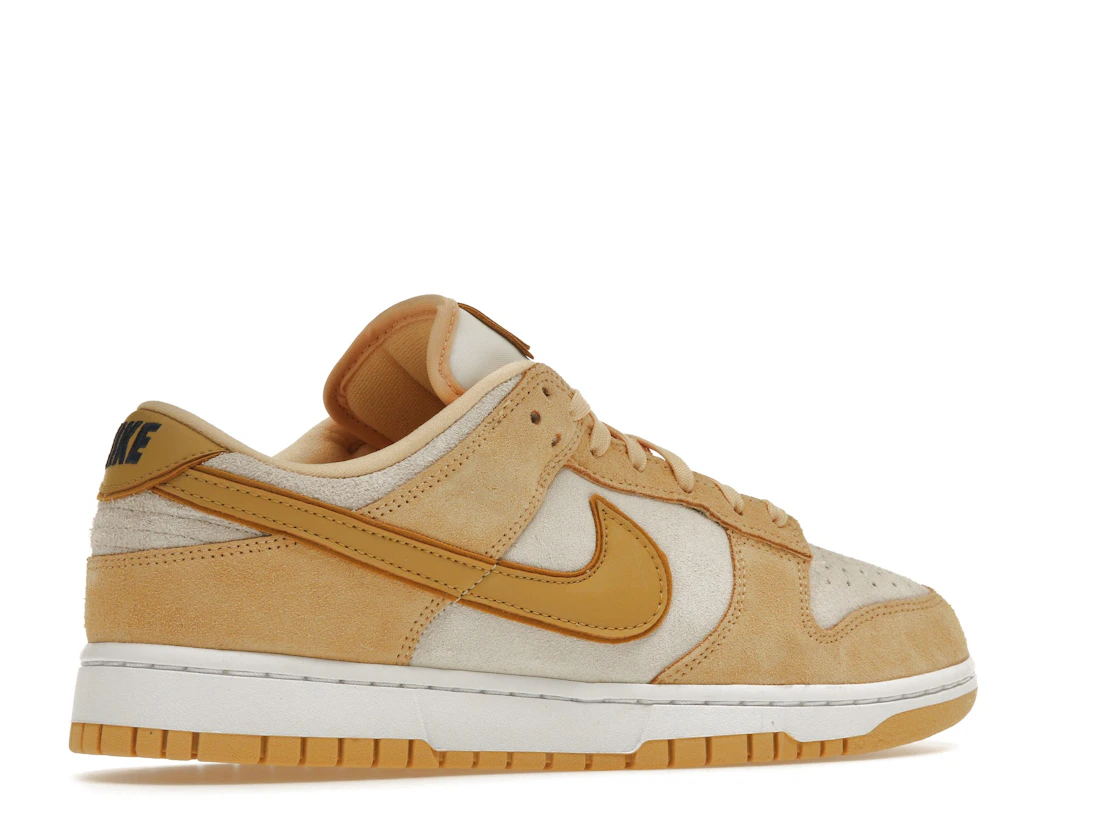 Vue 34 de Nike Dunk Low Celestial Gold Suede 
