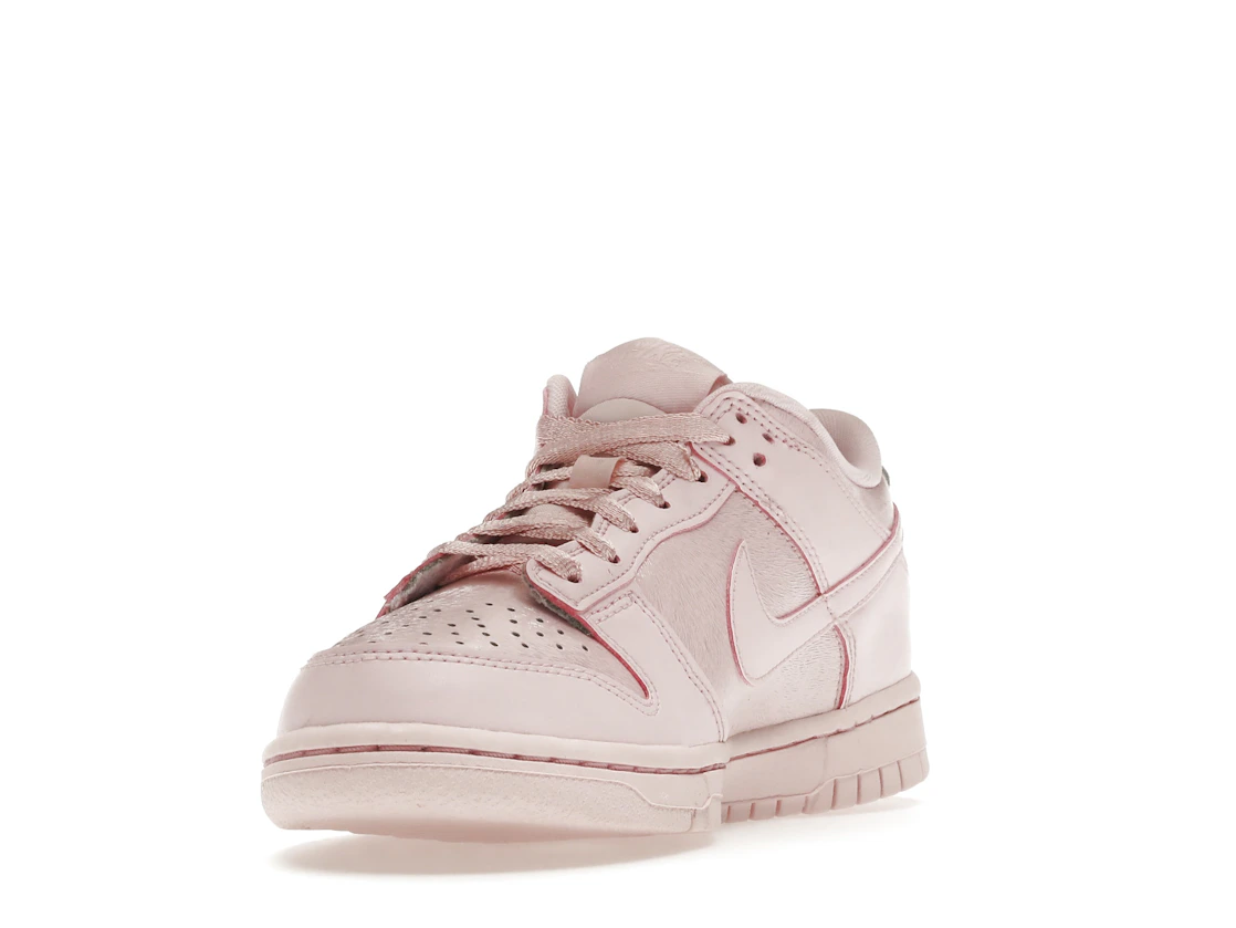 Vue 13 de Nike Dunk Low Prism Pink (GS)