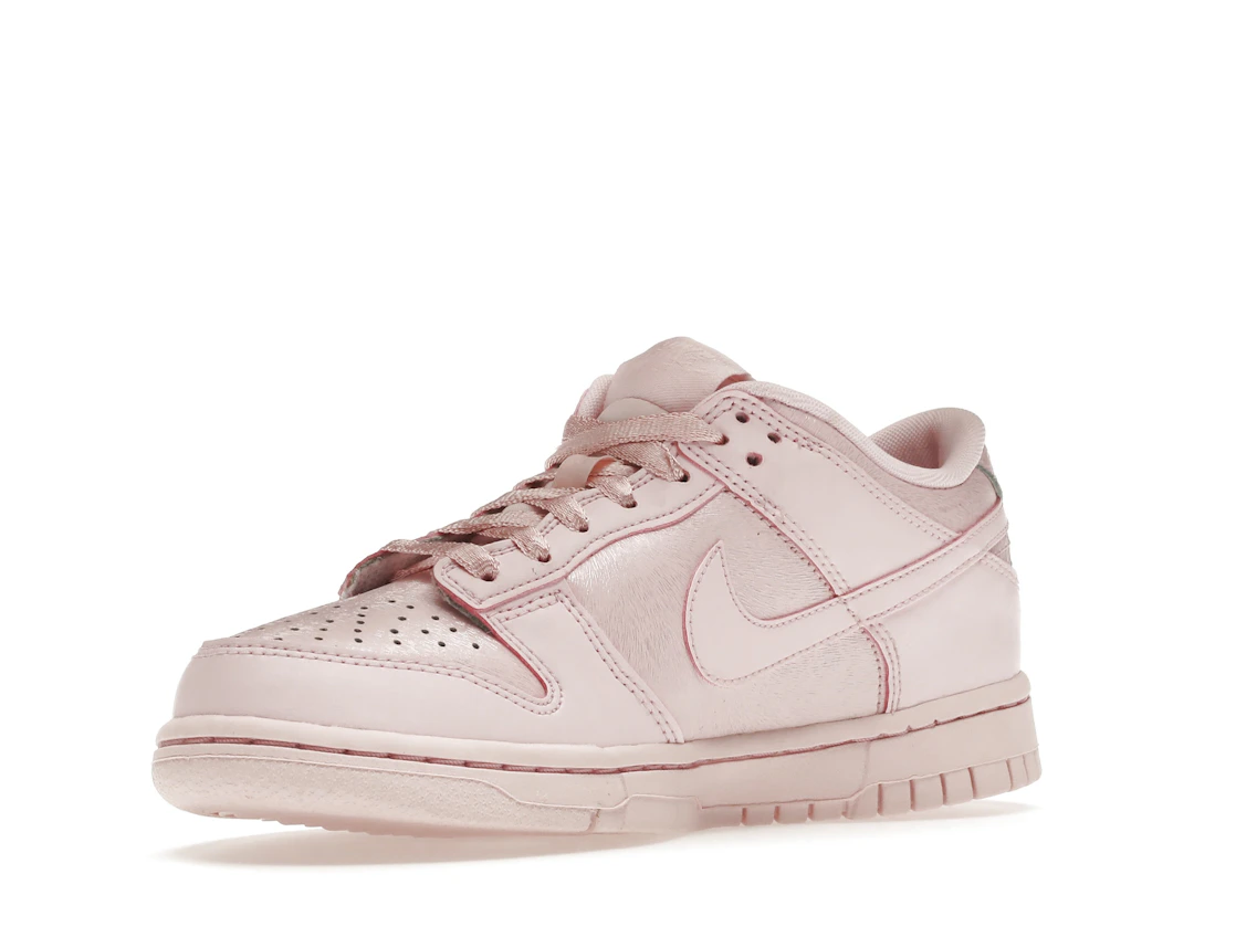 Vue 15 de Nike Dunk Low Prism Pink (GS)