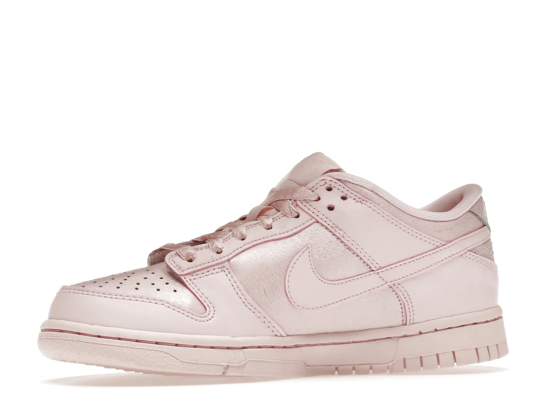 Vue 17 de Nike Dunk Low Prism Pink (GS)