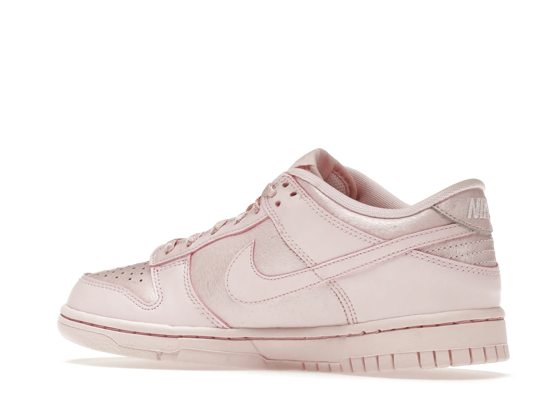 Vue 22 de Nike Dunk Low Prism Pink (GS)