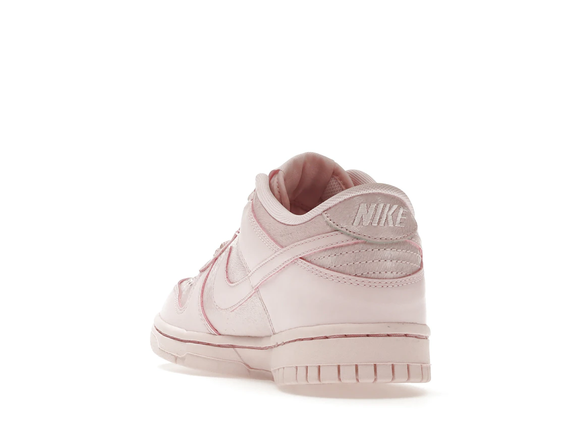 Vue 26 de Nike Dunk Low Prism Pink (GS)