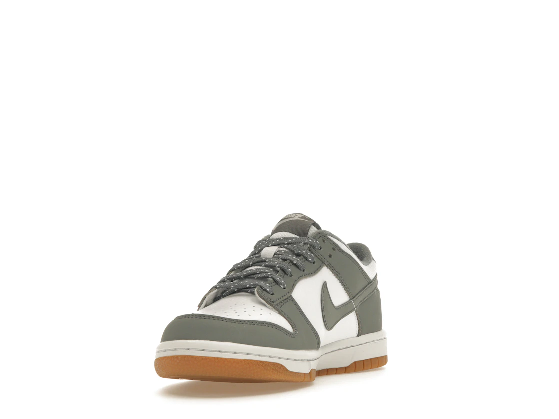 Vue 13 de Nike Dunk Low Reflective Grey (GS)