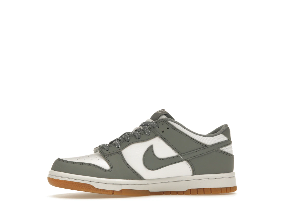 Vue 18 de Nike Dunk Low Reflective Grey (GS)