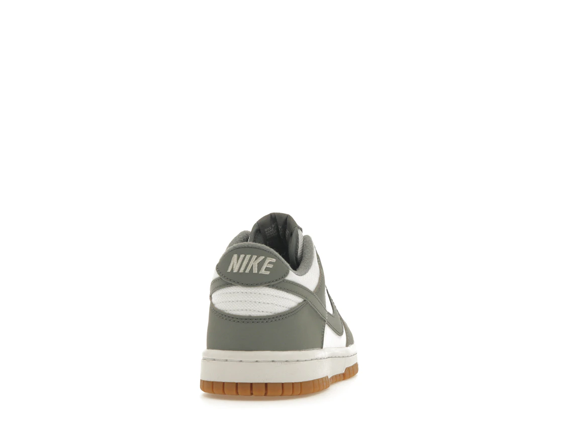 Vue 29 de Nike Dunk Low Reflective Grey (GS)