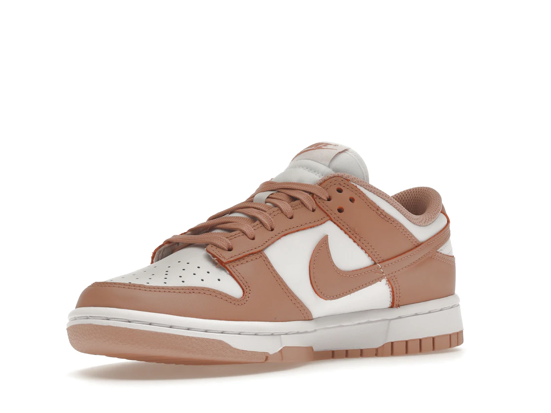 Vue 15 de Nike Dunk Low Rose Whisper 