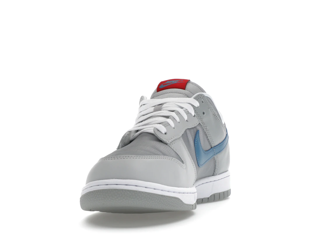 Vue 12 de Nike Dunk Low Silver Surfer (2024)
