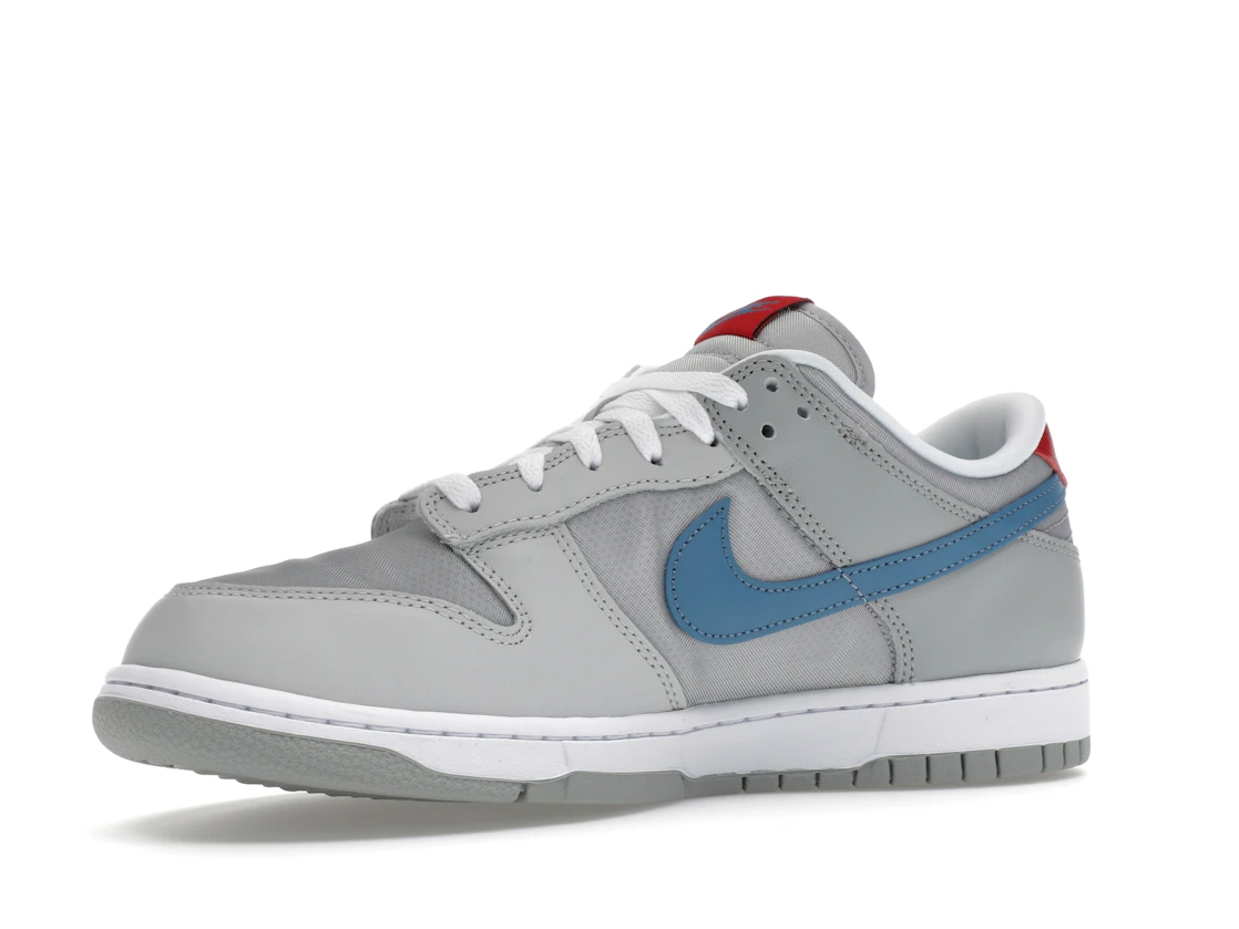 Vue 16 de Nike Dunk Low Silver Surfer (2024)